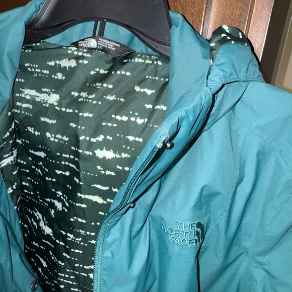 North face long jacket - Picture 3 of 4